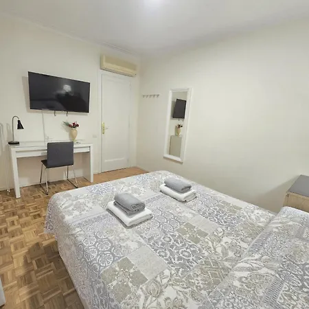 Bed & Breakfast Villaroel *