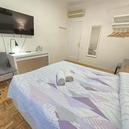 Bed and breakfast Villaroel Barcelona